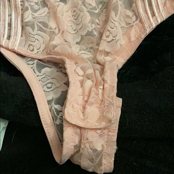 1 piece “leotard” style underwire zip up lingerie - Picture 7 of 8